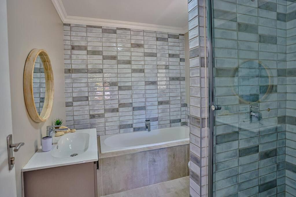 Large Sea View, Walk To Eateries, Loadshed Free Ballito Exterior foto